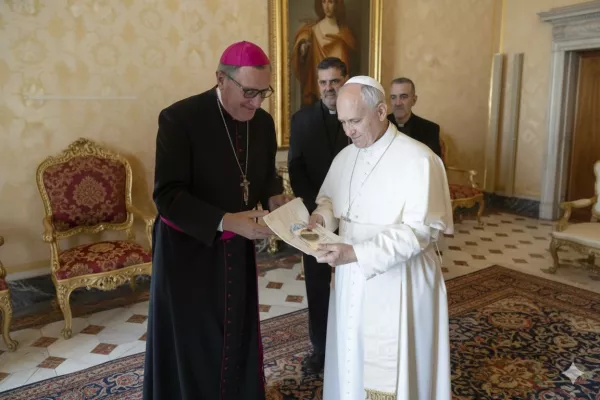 El Papa León XIV ya tiene la medalla del Tricentenario y el intendente lo invitó a visitar la ciudad  El Papa León XIV ya tiene la medalla del Tricentenario y el intendente lo invitó a visitar la ciudad