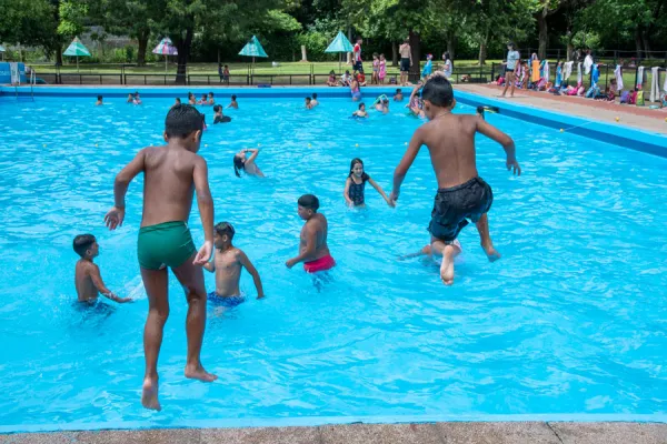 piletas Colonia Parque del Mercado