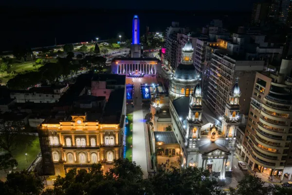 tricentenario vista aerea del casco historico iluminado