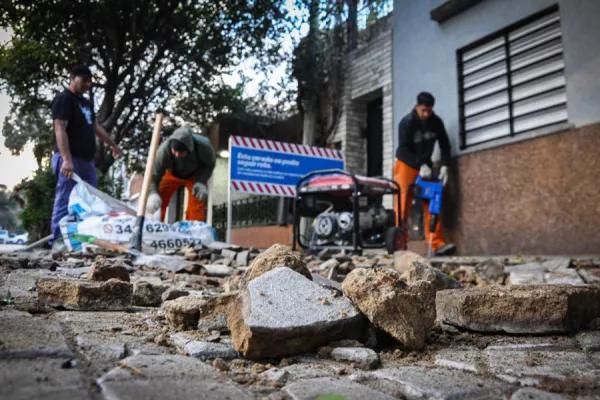 trabajos de bacheo en barrio Las heras, zona sur