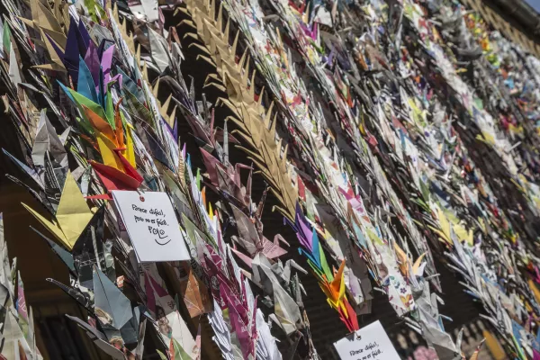 Mil Grullas por la Paz: llega la XXVIII edición de la tradicional instalación pública