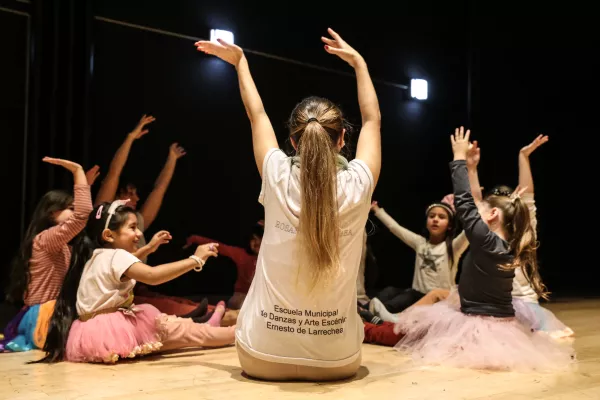 La Escuela Municipal de Danzas abrió la preinscripción 2026 en los distritos