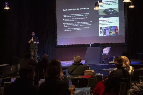 «La Noche de las Ideas» en Rosario: un evento cultural que combina las artes y las ciencias sociales