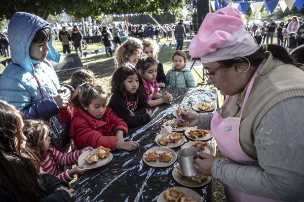El 25 de Mayo se celebra con una nueva edición de La Fiesta del Pastelito en el Parque Alem