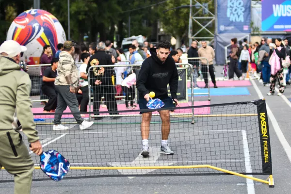 Los Juegos CReAR, éxito garantizado: una multitud celebró el deporte en el Parque Independencia
