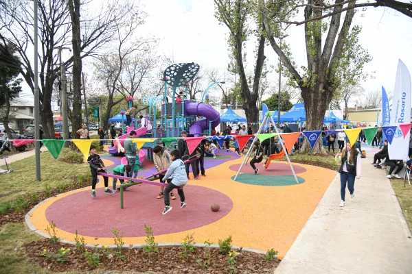 Gran festejo en barrio Alvear: se inauguró la renovada plaza Santa Isabel de Hungría
