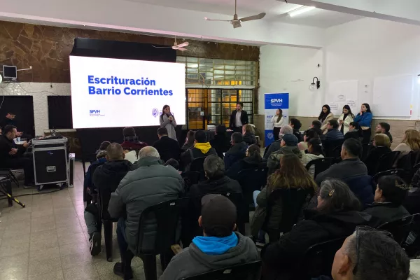 El municipio entregó 258‬ escrituras a familias relocalizadas en barrios Corrientes, Alvear y San Francisquito