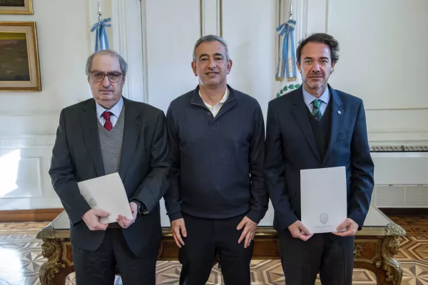 Rosario da un nuevo paso hacia su autonomía: Javkin convocó a la UNR y a la UCA para redactar una Carta Orgánica 