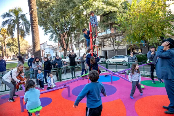 Espacio público: se habilitó la renovación del Cantero Central en Av. Francia entre Tucumán y Brown