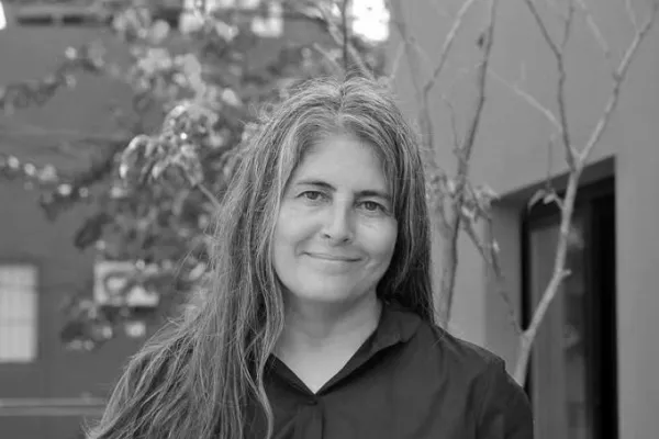 Selva Almada se presenta en Rosario con una charla abierta sobre literatura y paisajes culturales