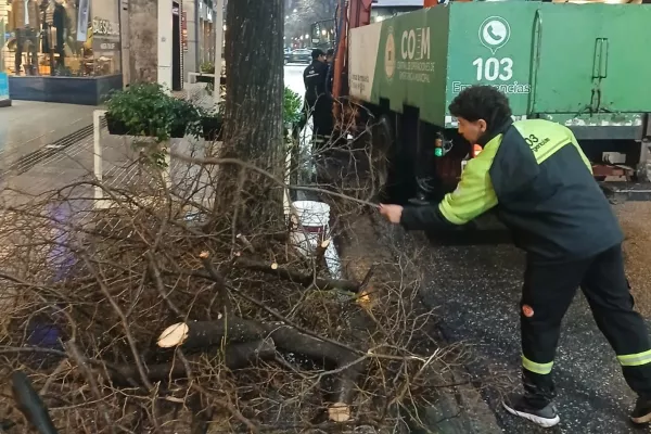Rosario continúa bajo alerta naranja por tormentas durante la mañana de este domingo
