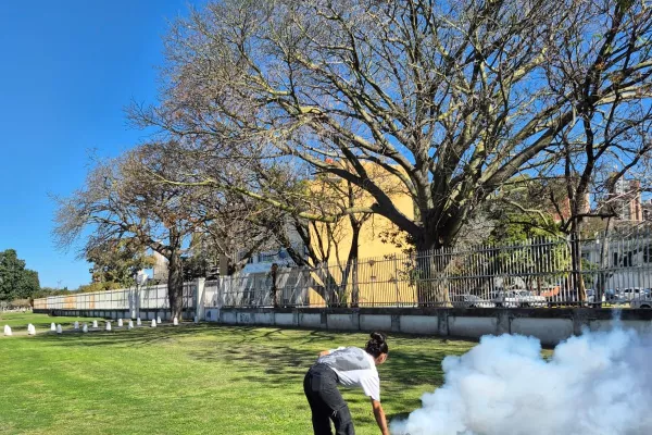 El municipio realiza operativos de fumigación en espacios verdes de la ciudad