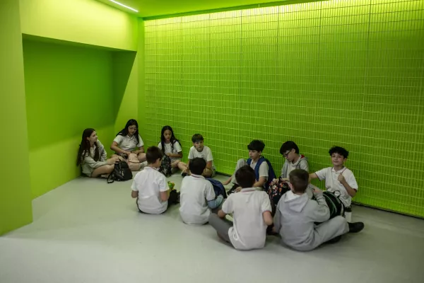 Escribir, leer y escuchar la ciudad: la experiencia de las escuelas en la Feria del Libro