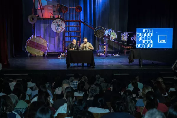 Culminó un viernes ideal para las lecturas en la Feria Internacional del Libro de Rosario Culminó un viernes ideal para las lecturas en la Feria Internacional del Libro de Rosario