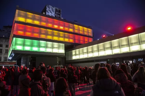 El Fontanarrosa vuelve a brillar: arte, música y sabores en el corazón de la ciudad