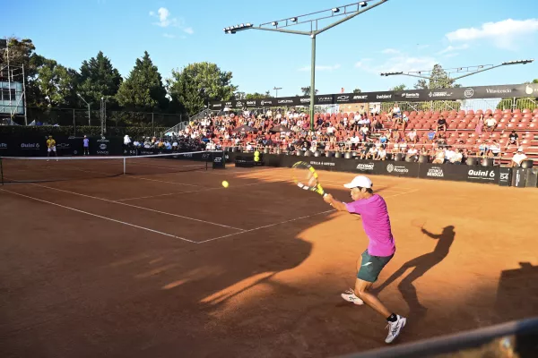 Agenda deportiva: termina el Rosario Challenger de tenis y se realiza la muestra de natación en Parque del Mercado