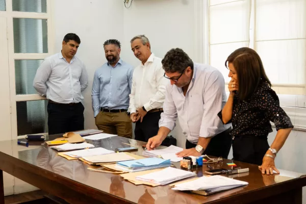 El municipio comprará 5 mil nuevas luminarias led para avanzar en el 100% de la ciudad