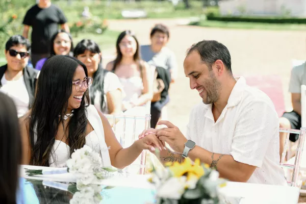En el día de los enamorados, 16 parejas dieron el sí en El Rosedal del parque de la Independencia