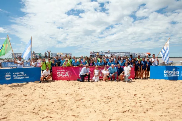 Rosario cerró la Playa Olímpica 2026 con un evento internacional de beach handball y con el título de Las Kamikazes