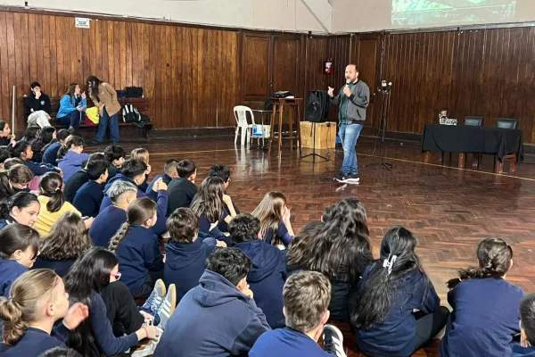 Respeto y cuidado responsable animal: el municipio desplegó una amplia intervención en la Escuela Normal N° 3