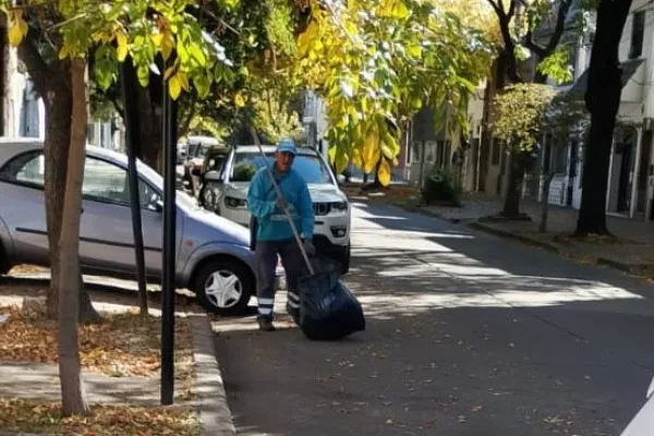 Cuadrillas municipales llevan adelante tareas preventivas de limpieza ante probables lluvias