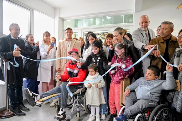 La Municipalidad inauguró el nuevo Hospital de Día Oncohematológico del Vilela
