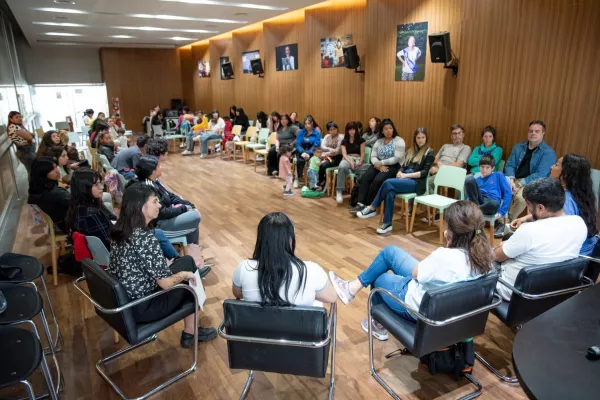 Equidad Educativa: acompañar la maternidad adolescente, seguir en la escuela y criar en red