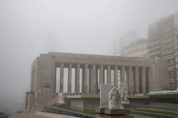 Niebla, lluvias y descenso térmico: así estará el tiempo este fin de semana largo en Rosario