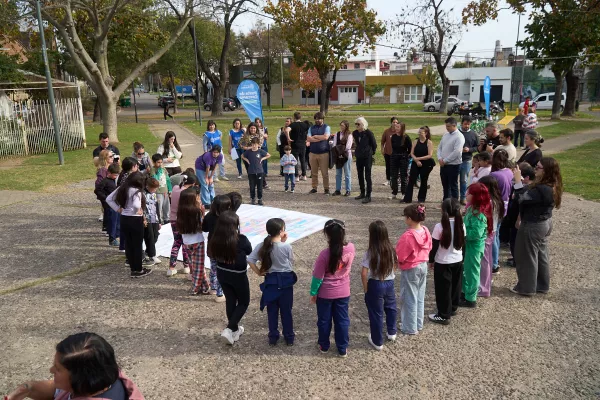 Niñas y niños protagonizaron una jornada de diseño participativo en la plaza Argentina