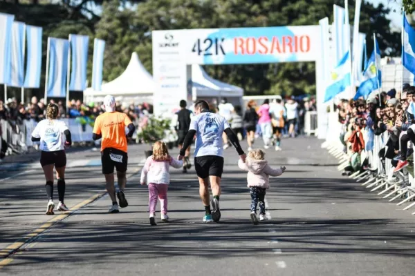 Agenda deportiva: se corre una nueva edición de la tradicional Maratón Internacional de la Bandera