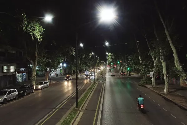 Rosario iluminada: ya se colocaron más de 3.800 nuevas led en toda la ciudad