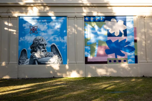 Artistas rosarinos realizan el primer mural colectivo en el cementerio El Salvador