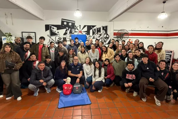La Municipalidad continúa con las capacitaciones a integrantes de clubes en RCP, primeros auxilios y DEA