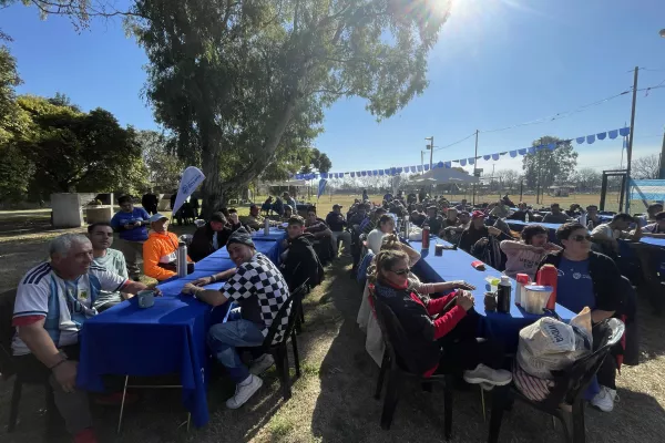 El municipio organizó un locro patrio para los asistentes de los refugios municipales