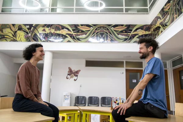 Por una espera más amorosa: arte, juego y salud se fusionan en el nuevo Hospital de Día Oncohematológico del Vilela