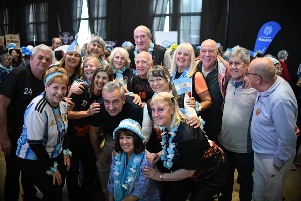 Javkin presentó El Club de los Grandes para que en Rosario «nadie se sienta solo»
