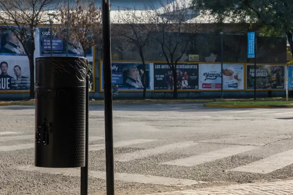 Avanza la colocación de cestos papeleros en las zonas centro y sudoeste de la ciudad