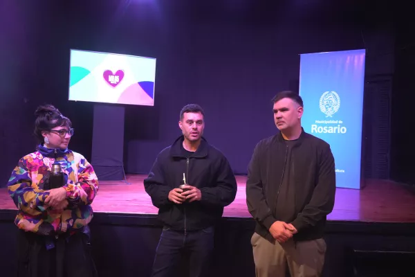 Mes del Teatro Independiente: el arte rosarino abre sus salas con funciones y talleres gratuitos para personas +65