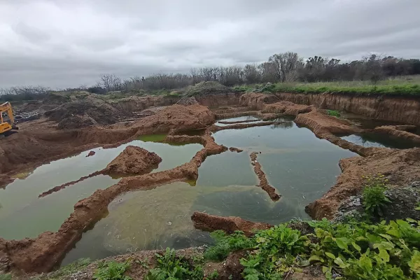 La Municipalidad paralizó obras de excavaciones ilegales en un predio de zona oeste
