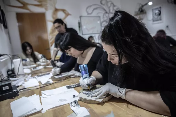 Abren las inscripciones a dos cursos gratuitos de tatuaje en Casa Castenetto 