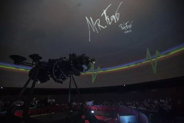 El universo de Pink Floyd cobra nueva vida bajo la cúpula del CAM 	 	