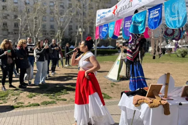 Rosario presentó una iniciativa para fortalecer la inclusión de personas migrantes en las ferias de la ciudad