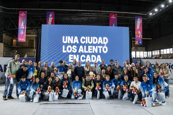 La ciudad reconoció a atletas locales que representaron al país en los Juegos Suramericanos Santa Fe 2026