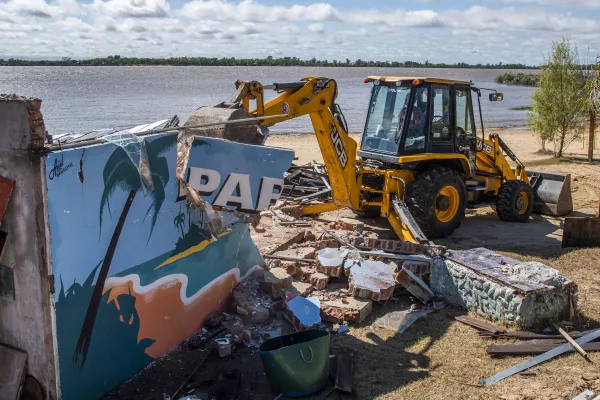 Transformación de Costa Norte: Rosario gana más playa pública con la demolición del bar Paradiso