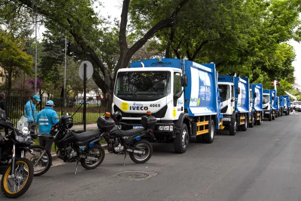 El Niño: el municipio desplegó un operativo preventivo en barrio Latinoamérica y presentó nuevos camiones de recolección
