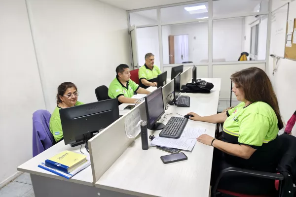 Protección Civil reforzó equipos y resolvió más de la mitad de los reclamos en las primeras horas del alerta naranja