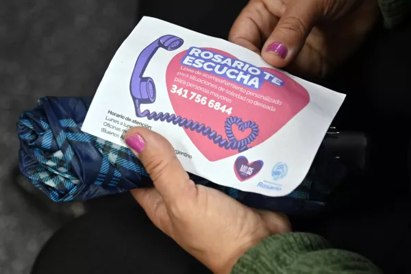 Rosario Te Escucha: la Municipalidad presentó una línea telefónica de acompañamiento para personas mayores