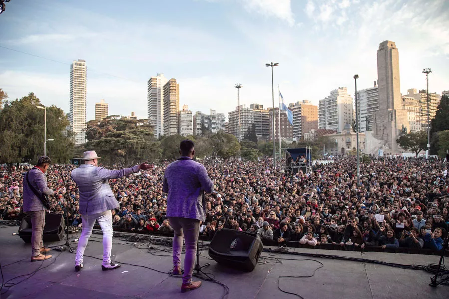 Escenario principal festejos por el dìa de la bandera