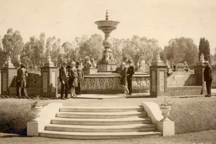 foto histórica fuente de los españoles. archivo fotográfico del museo de la ciudad