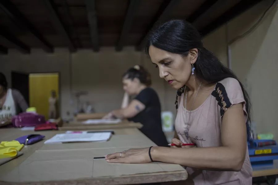 Mujer en la Escuela de Diseño